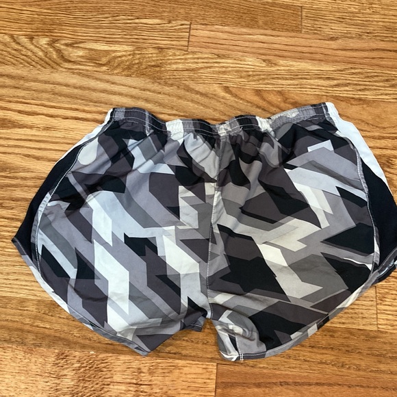 Size small Nike athletic running shorts geometric pattern - Picture 3 of 6